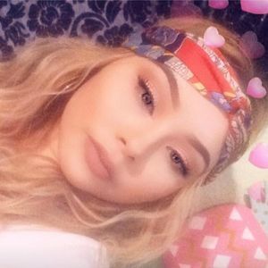 Meet your Posher, Hayley michelle